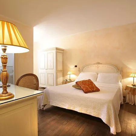 فندق Palazzo Mosco - Dimora Storica 4*