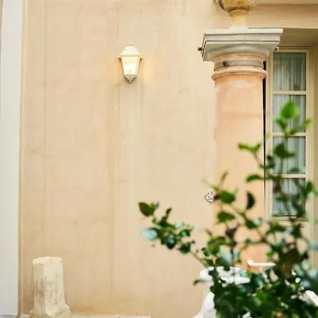 فندق Palazzo Mosco - Dimora Storica غالّيبولي